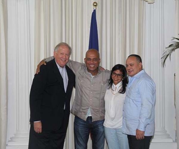 Thomas Shannon, el presidente de Haití Michell Martelli, canciller venezolana Delcy Rodríguez, y Diosdado Cabello, en Haití